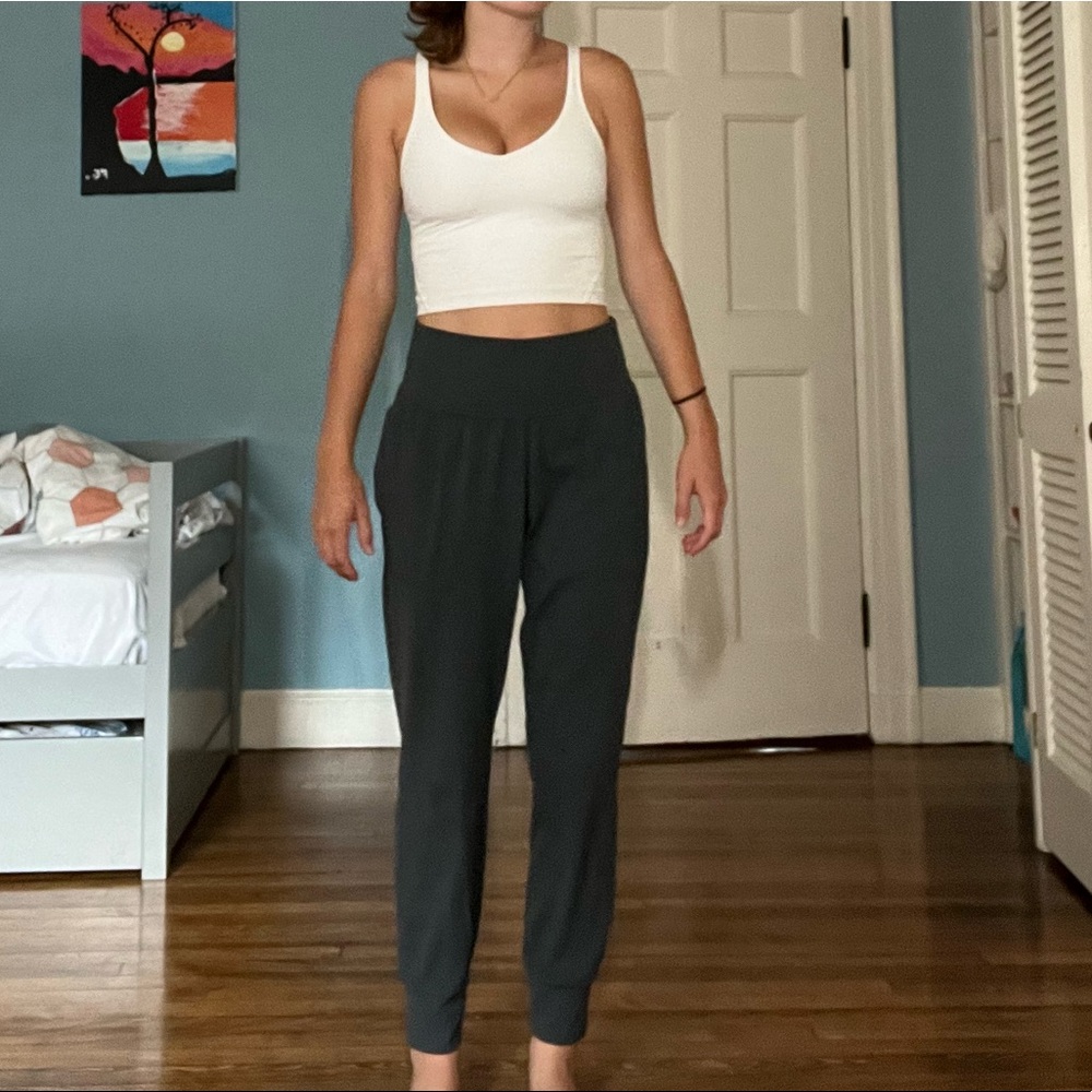Athleta salutation joggers